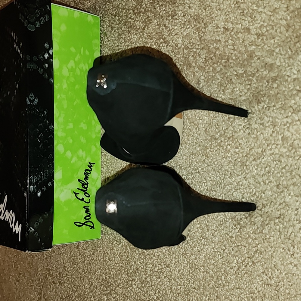 Sam Edelman Danna Suede Heels - Picture 4 of 13